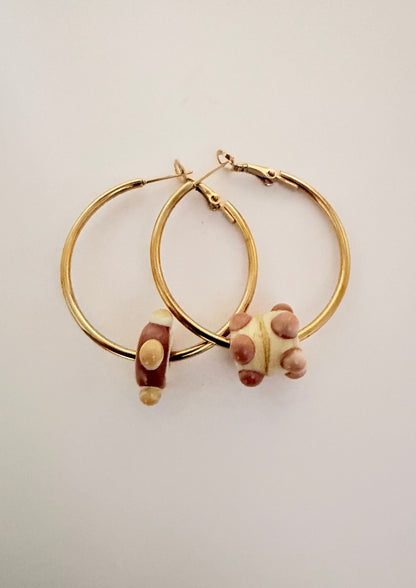 Boucle d'oreille asymétrique – Ivoire à Picots Chocolat (pièce unique)