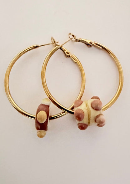 Boucle d'oreille asymétrique – Ivoire à Picots Chocolat (pièce unique)