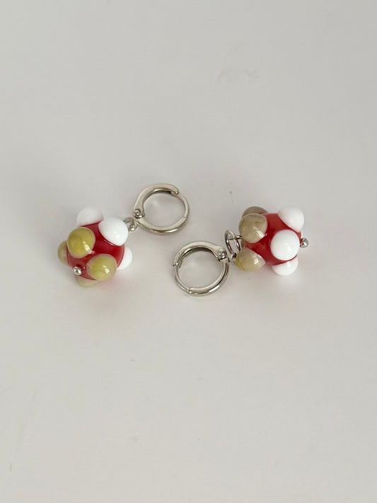 Boucle d'oreille unique (dernière chance)