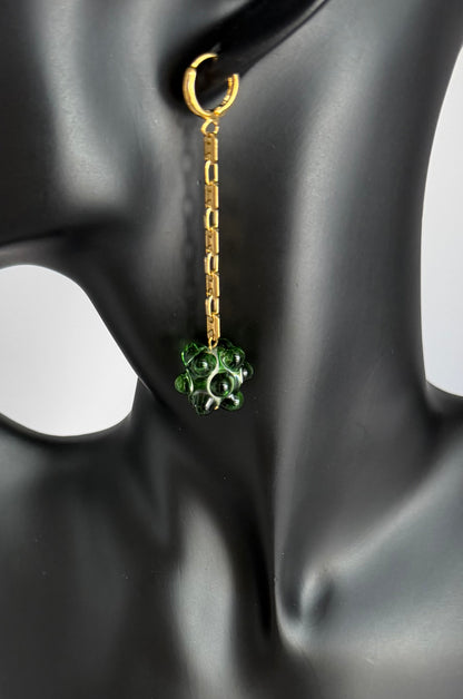 Boucle d'oreille salsa pendante (verte)