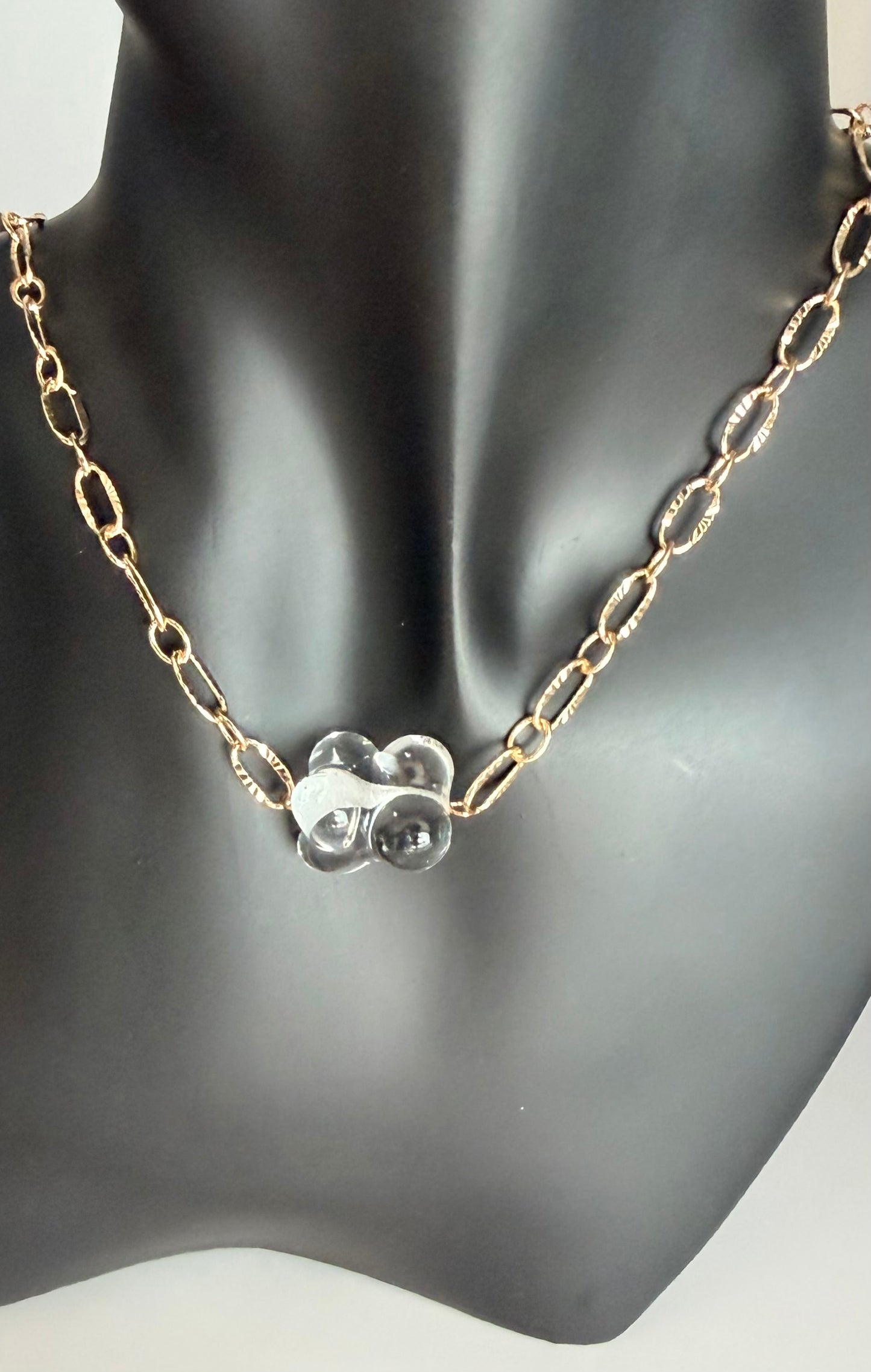 Collier cravatte