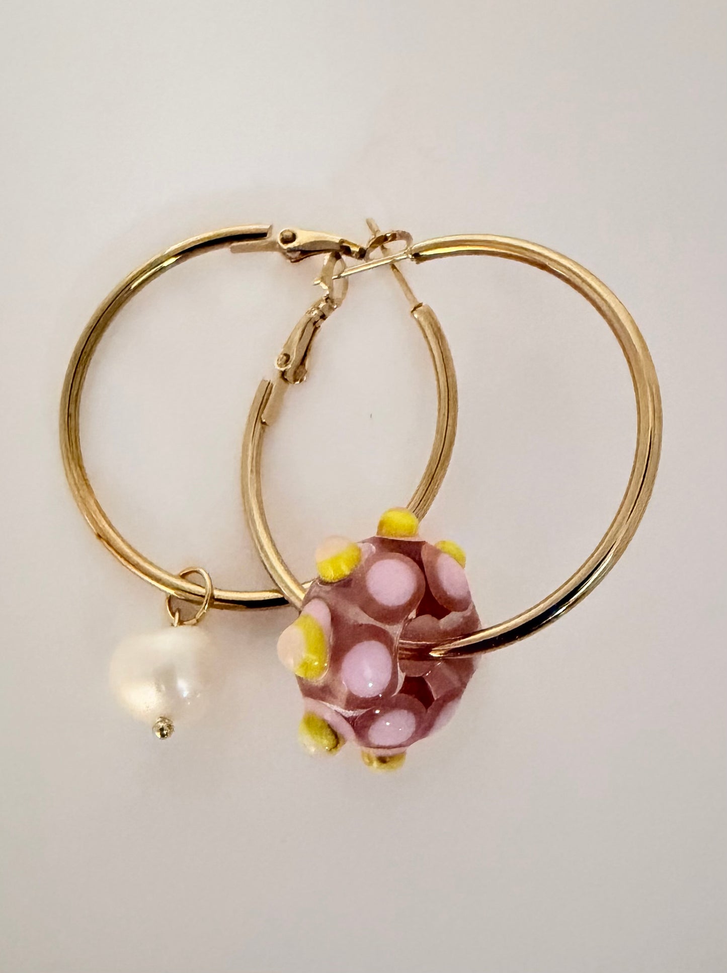 Boucle d'oreille dépareillée – Multicolore & Perles d'Eau Douce (pièce unique)