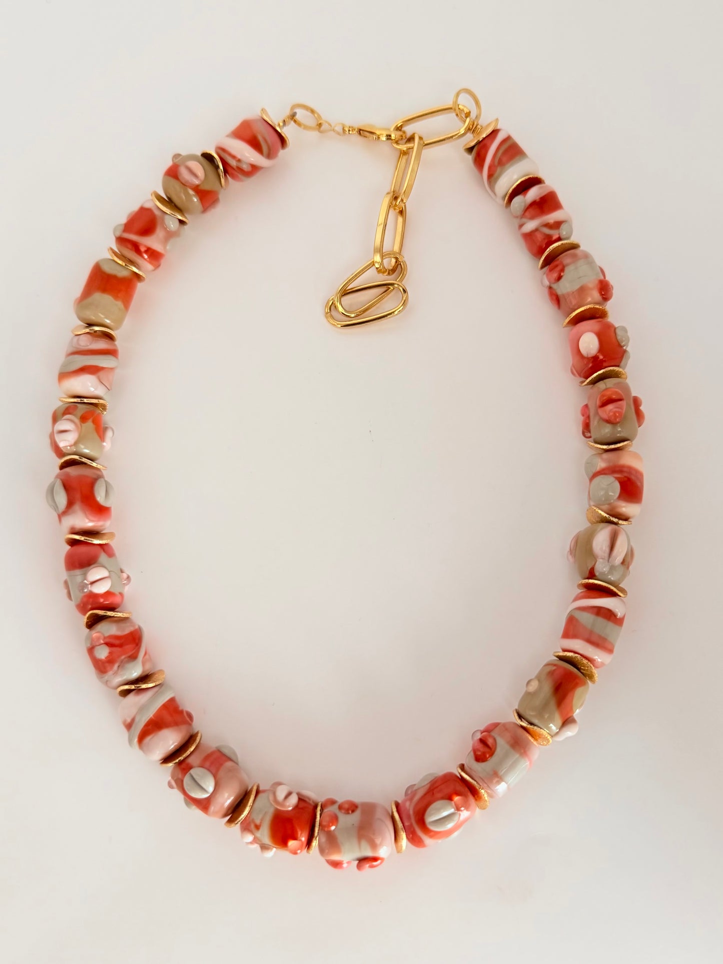 Collier volume (cauri rouge)
