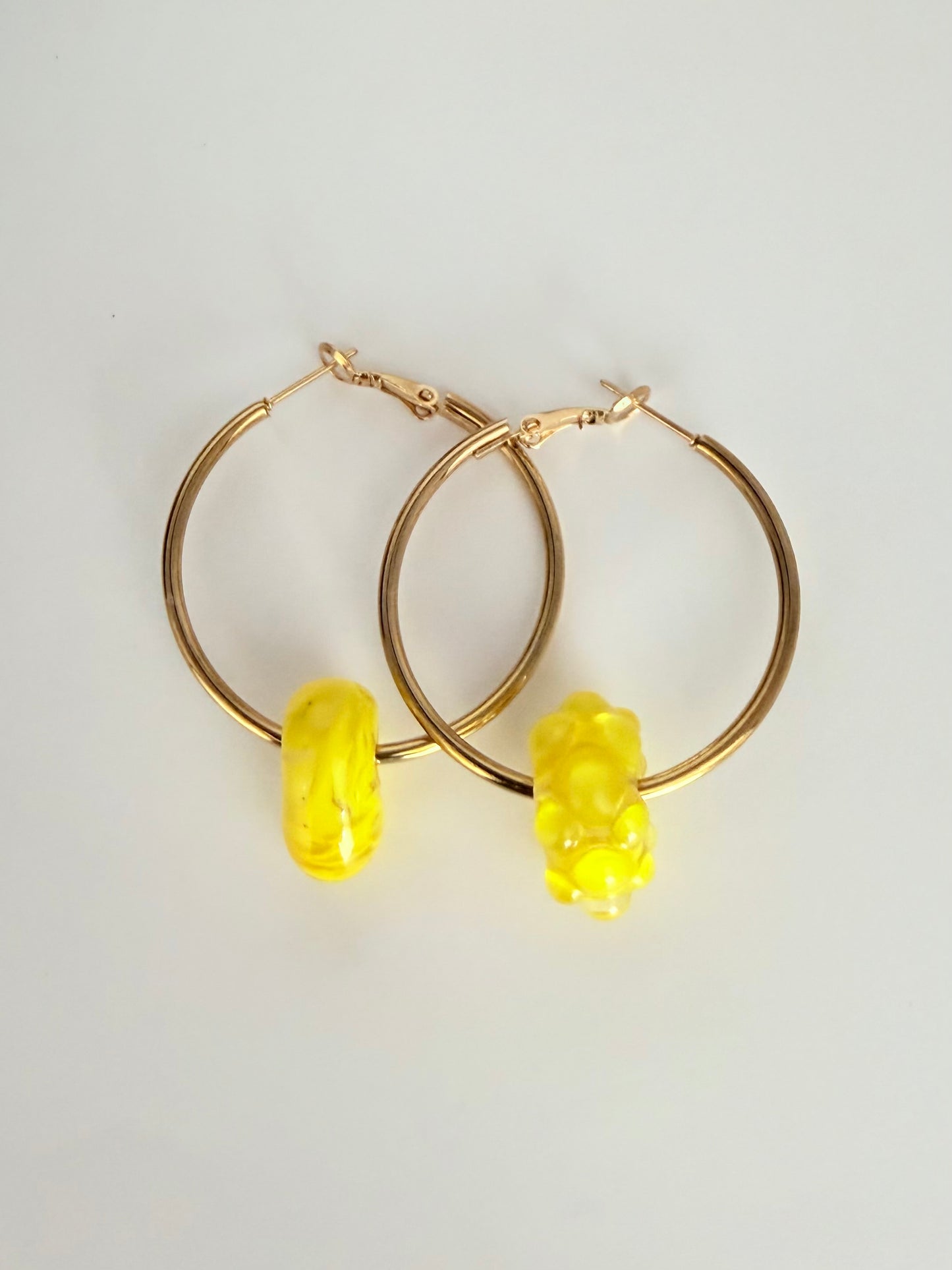 Boucle d'oreille (asymétrique) jaune