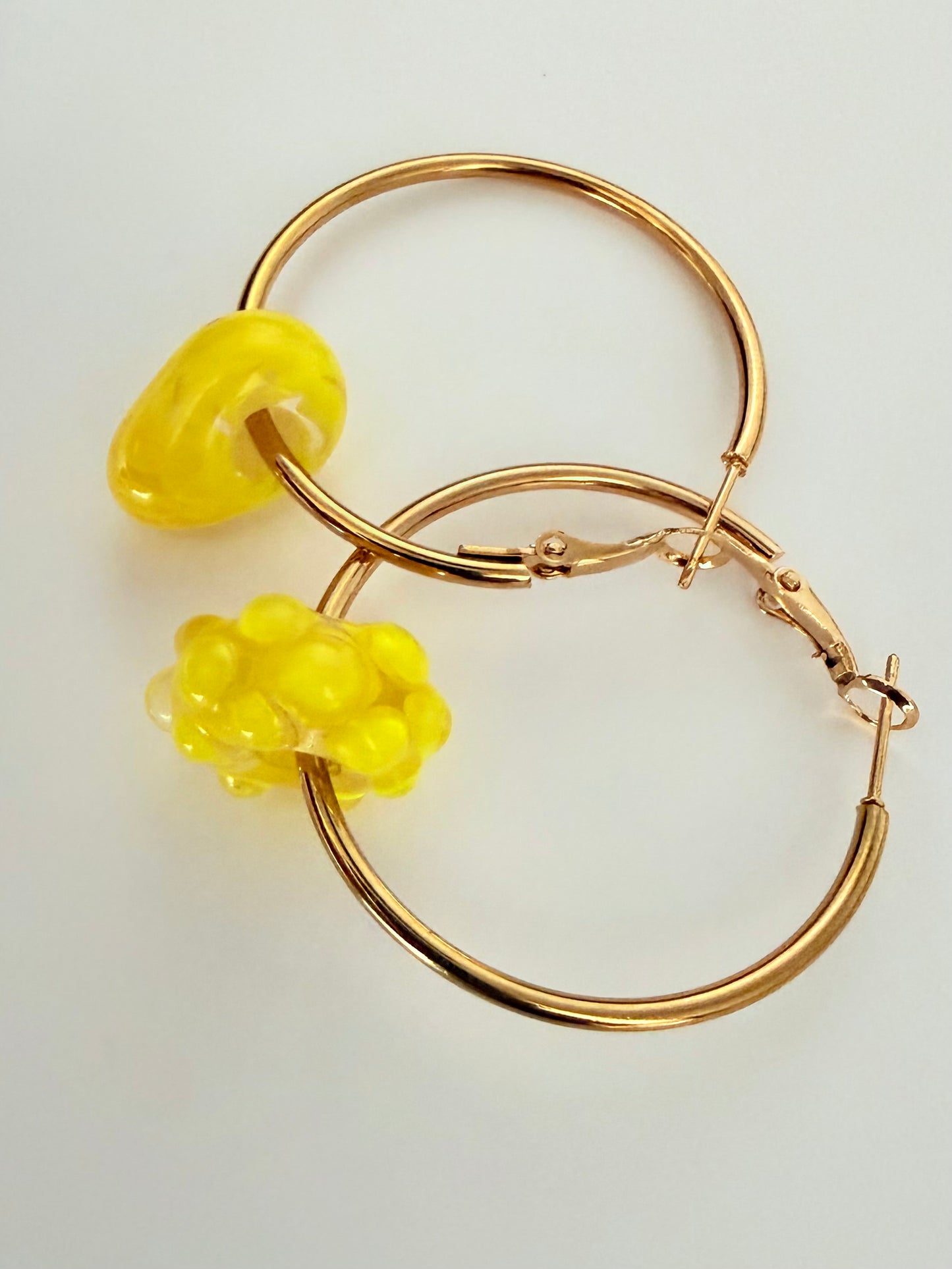 Boucle d'oreille (asymétrique) jaune