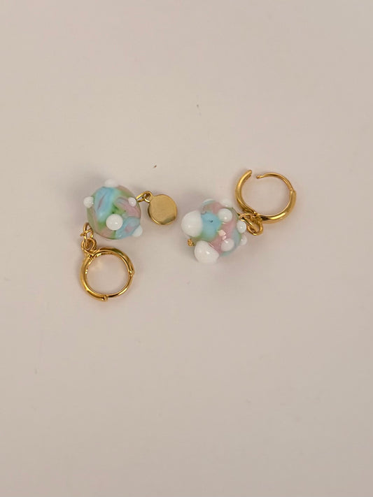 Boucle d'oreille unique (dernière chance)