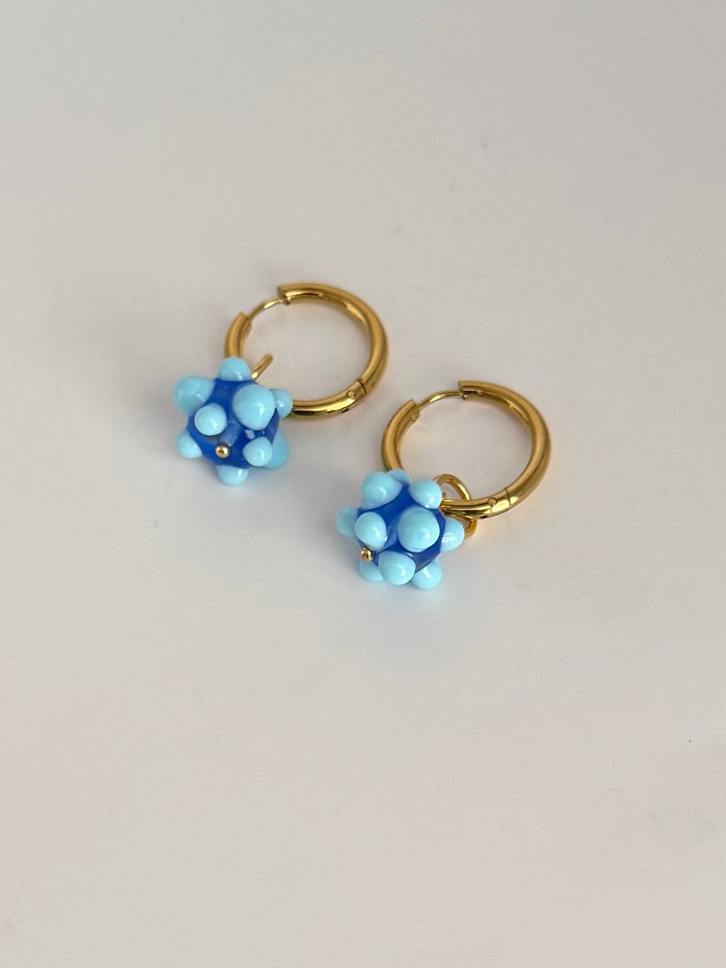 Boucle d'oreille créole unique (dernière chance)