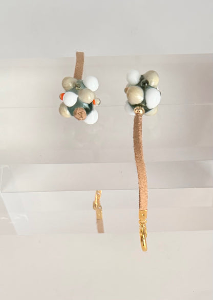 Boucle d'oreille rouge (pendante)