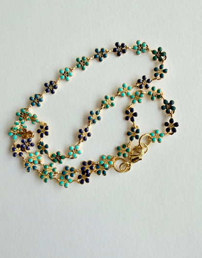Collier rouge ras le cou (été)