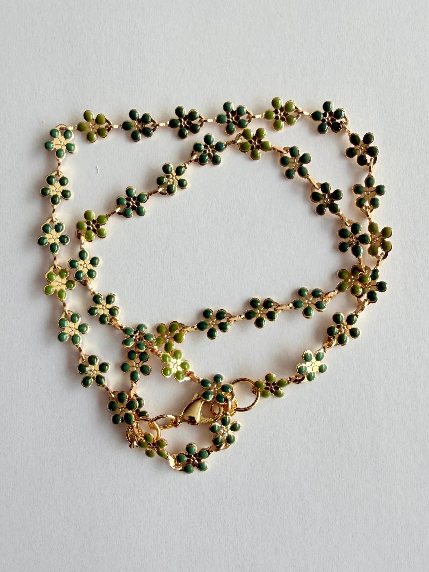 Collier rouge ras le cou (été)