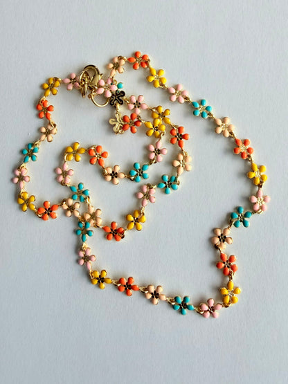 Collier rouge ras le cou (été)