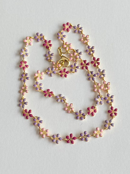 Collier rouge ras le cou (été)