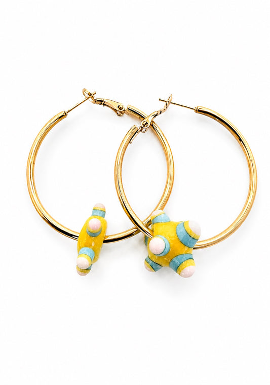 Boucle d'oreille asymétrique – Multicolore (pièce unique)