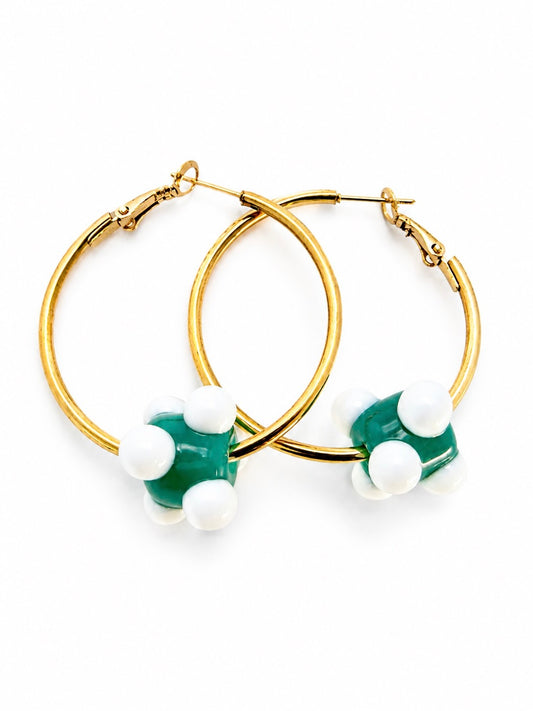 Boucle d'oreille dépareillée – Verte & Picots Blancs (pièce unique)